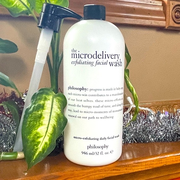 PHILOSOPHY MICRODELIVERY EXFOLIATING FACIAL WASH 32oz. Sealed with pump. - Picture 1 of 4